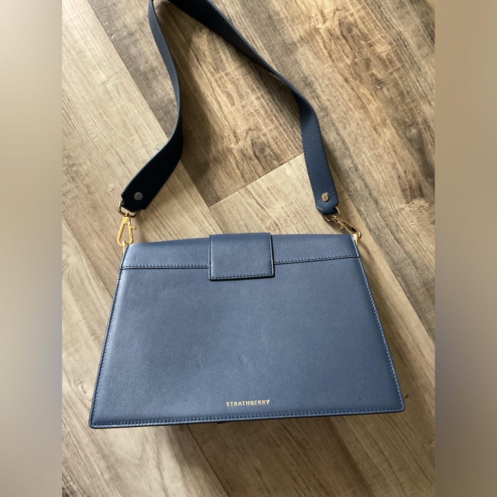 Strathberry Crescent Leather Shoulder Bag in navy - Picture 4 of 7